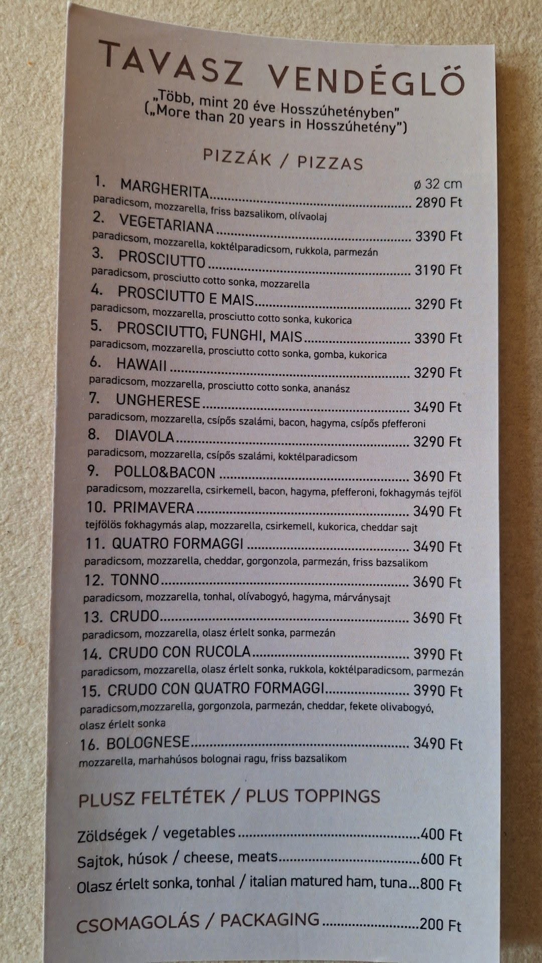 Frissen sült pizza a Tavasz Vendéglőből